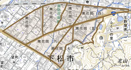 南花岡とその周辺の地図。町の範囲を重ねている