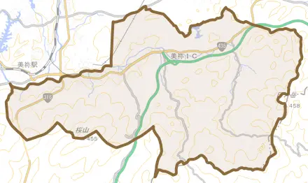 伊佐町伊佐とその周辺の地図。町の範囲を重ねている