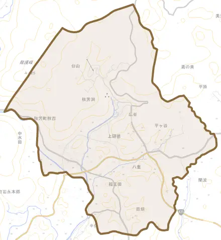 秋芳町秋吉とその周辺の地図。町の範囲を重ねている