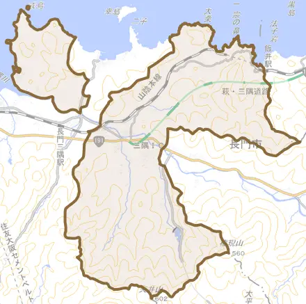 三隅中とその周辺の地図。町の範囲を重ねている