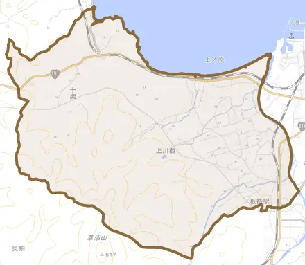 西深川とその周辺の地図。町の範囲を重ねている