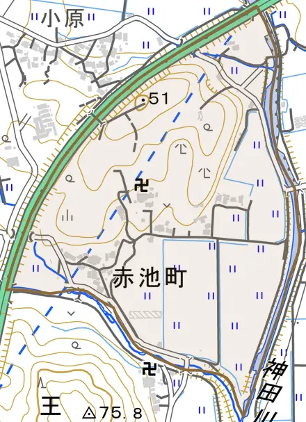 赤池町とその周辺の地図。町の範囲を重ねている