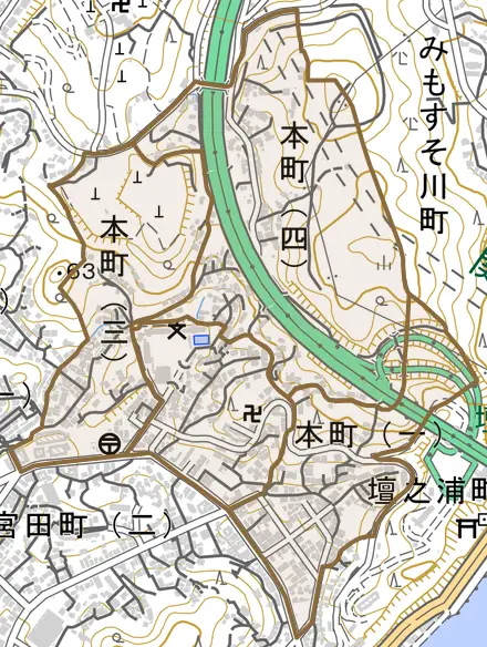 本町とその周辺の地図。町の範囲を重ねている