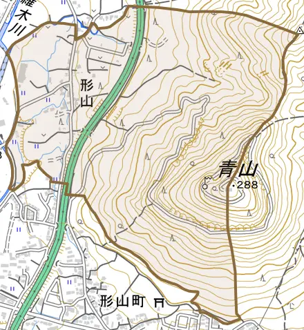 大字形山とその周辺の地図。町の範囲を重ねている