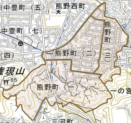 熊野町とその周辺の地図。町の範囲を重ねている