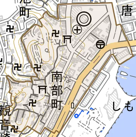 南部町とその周辺の地図。町の範囲を重ねている