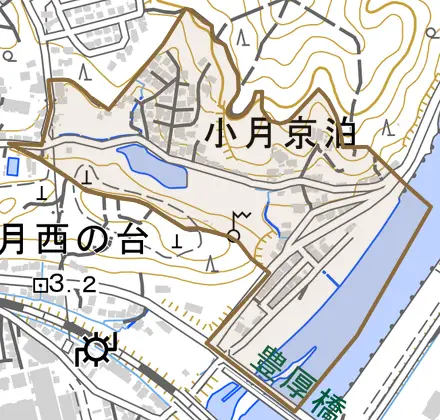 小月京泊とその周辺の地図。町の範囲を重ねている