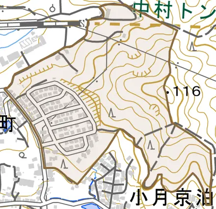小月高雄町とその周辺の地図。町の範囲を重ねている