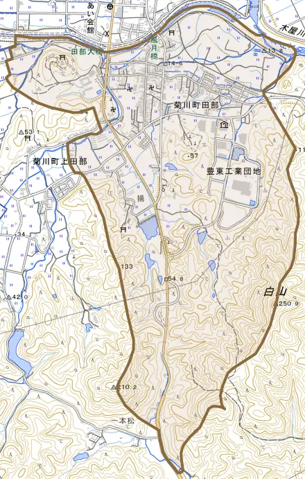 菊川町大字田部とその周辺の地図。町の範囲を重ねている