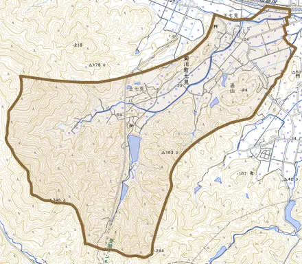 菊川町大字七見とその周辺の地図。町の範囲を重ねている