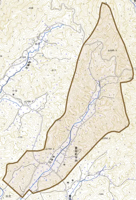 豊田町大字宇内とその周辺の地図。町の範囲を重ねている