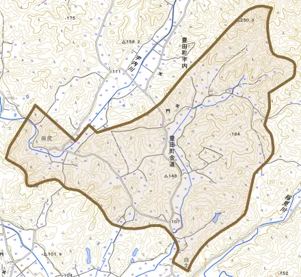 豊田町大字金道とその周辺の地図。町の範囲を重ねている