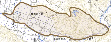 豊田町大字日野とその周辺の地図。町の範囲を重ねている
