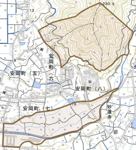 大字安岡とその周辺の地図。町の範囲を重ねている