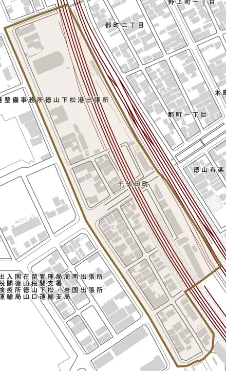 千代田町とその周辺の地図。町の範囲を重ねている