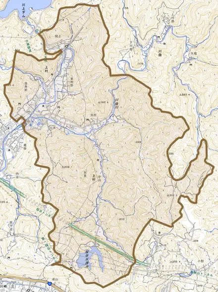 大字上村とその周辺の地図。町の範囲を重ねている