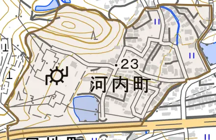 河内町とその周辺の地図。町の範囲を重ねている