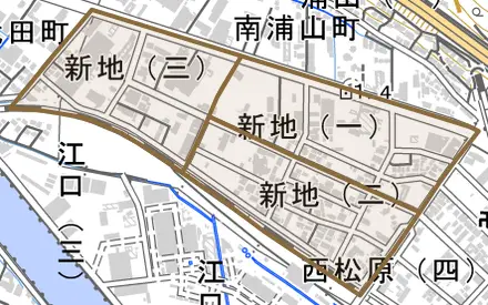 新地とその周辺の地図。町の範囲を重ねている