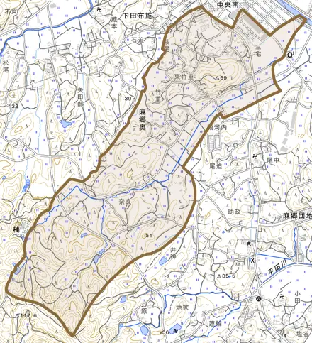 大字麻郷奥とその周辺の地図。町の範囲を重ねている