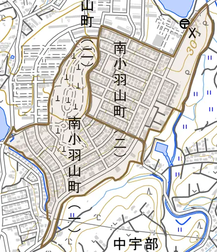 南小羽山町とその周辺の地図。町の範囲を重ねている