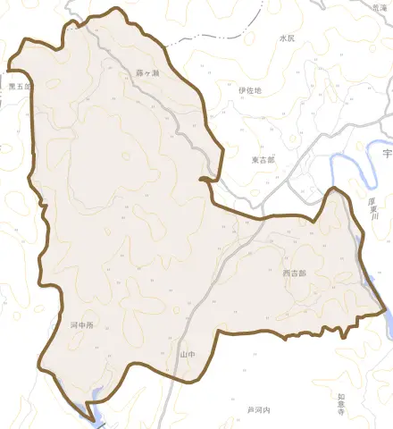 大字西吉部とその周辺の地図。町の範囲を重ねている