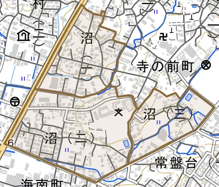 沼とその周辺の地図。町の範囲を重ねている
