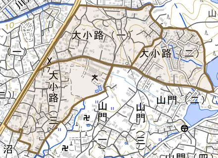 大小路とその周辺の地図。町の範囲を重ねている