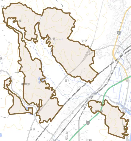 嘉川とその周辺の地図。町の範囲を重ねている