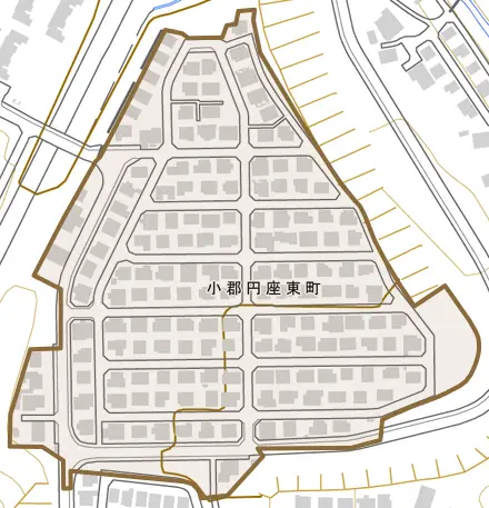 小郡円座東町とその周辺の地図。町の範囲を重ねている