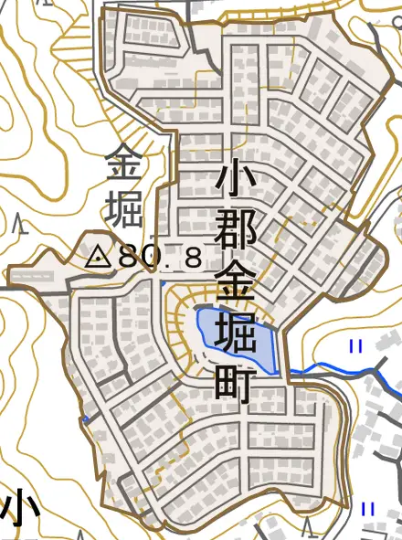 小郡金堀町とその周辺の地図。町の範囲を重ねている