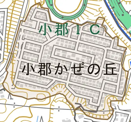 小郡かぜの丘とその周辺の地図。町の範囲を重ねている