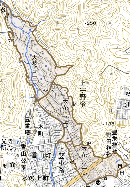 天花とその周辺の地図。町の範囲を重ねている