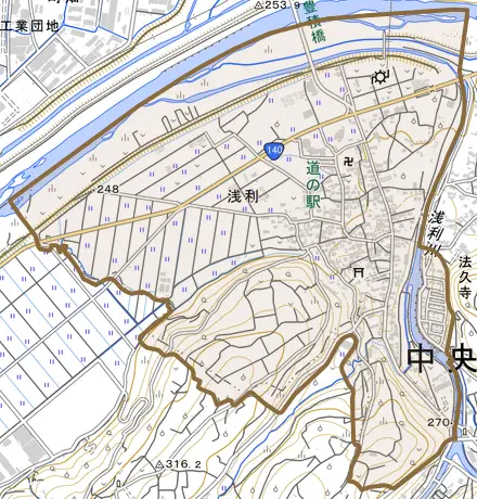 浅利とその周辺の地図。町の範囲を重ねている