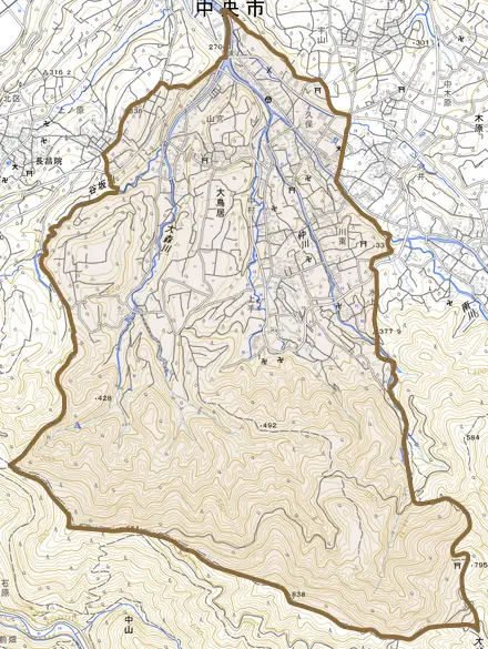 大鳥居とその周辺の地図。町の範囲を重ねている