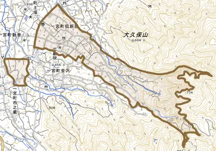 一宮町狐新居とその周辺の地図。町の範囲を重ねている