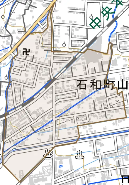 石和町山崎とその周辺の地図。町の範囲を重ねている