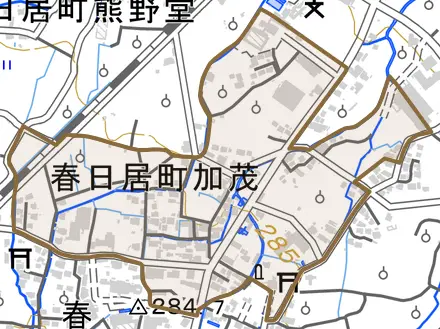 春日居町加茂とその周辺の地図。町の範囲を重ねている