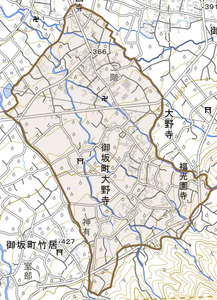 御坂町大野寺とその周辺の地図。町の範囲を重ねている
