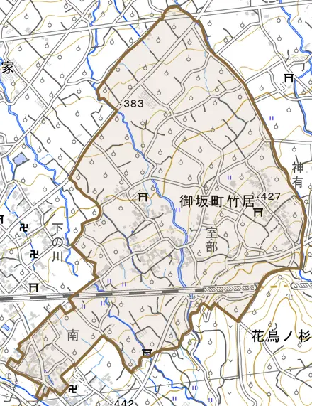 御坂町竹居とその周辺の地図。町の範囲を重ねている