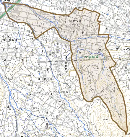 八代町米倉とその周辺の地図。町の範囲を重ねている