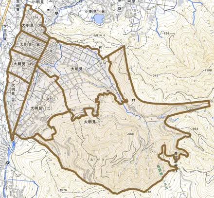 大明見とその周辺の地図。町の範囲を重ねている