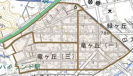 竜ケ丘とその周辺の地図。町の範囲を重ねている
