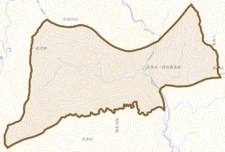 新倉とその周辺の地図。町の範囲を重ねている