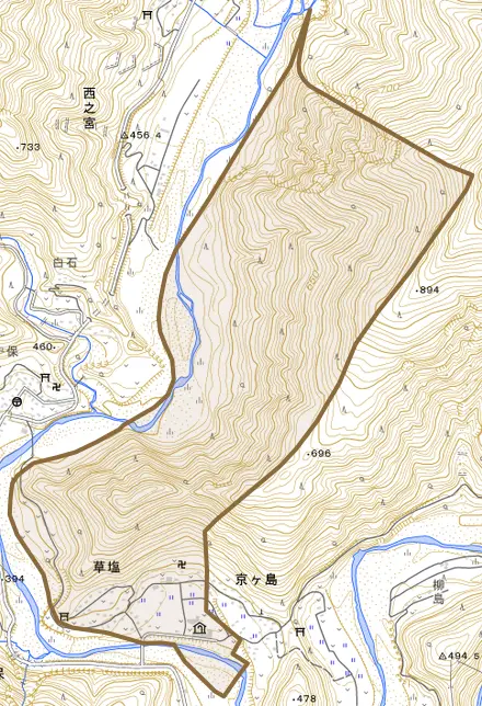 草塩とその周辺の地図。町の範囲を重ねている