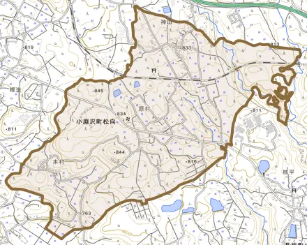小淵沢町松向とその周辺の地図。町の範囲を重ねている