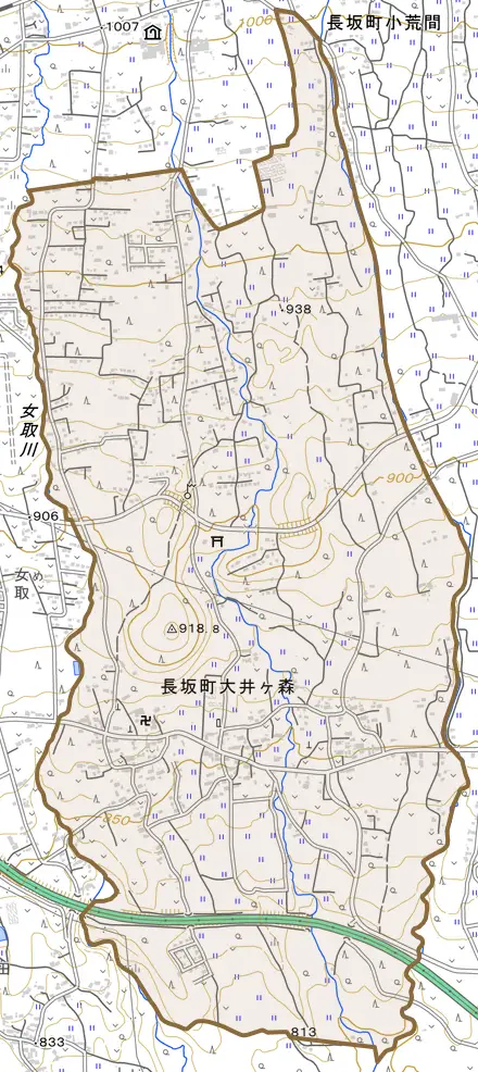 長坂町大井ヶ森とその周辺の地図。町の範囲を重ねている