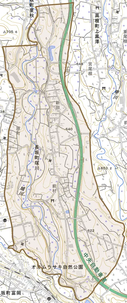 長坂町塚川とその周辺の地図。町の範囲を重ねている