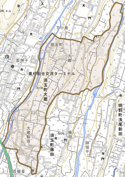 須玉町大蔵とその周辺の地図。町の範囲を重ねている