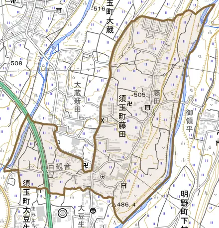 須玉町藤田とその周辺の地図。町の範囲を重ねている