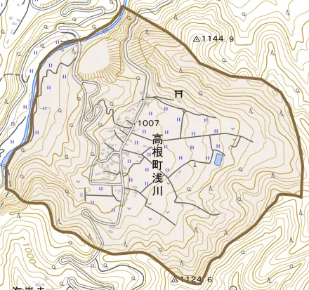 高根町浅川とその周辺の地図。町の範囲を重ねている